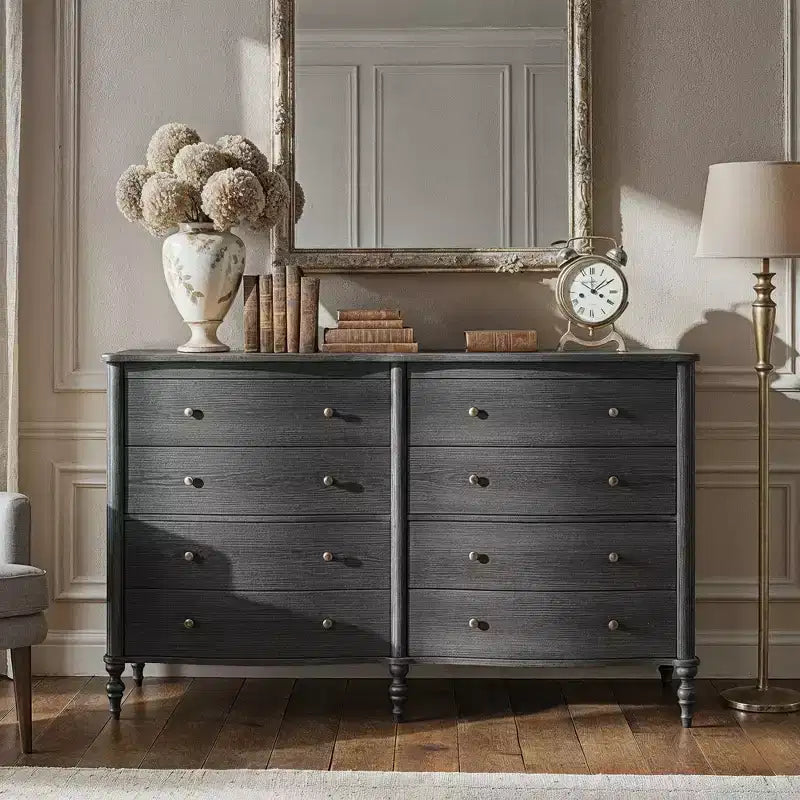 Commode vintage à façade incurvée en chêne noir/clair avec 8 tiroirs, commode de chambre de luxe avec boutons en bronze