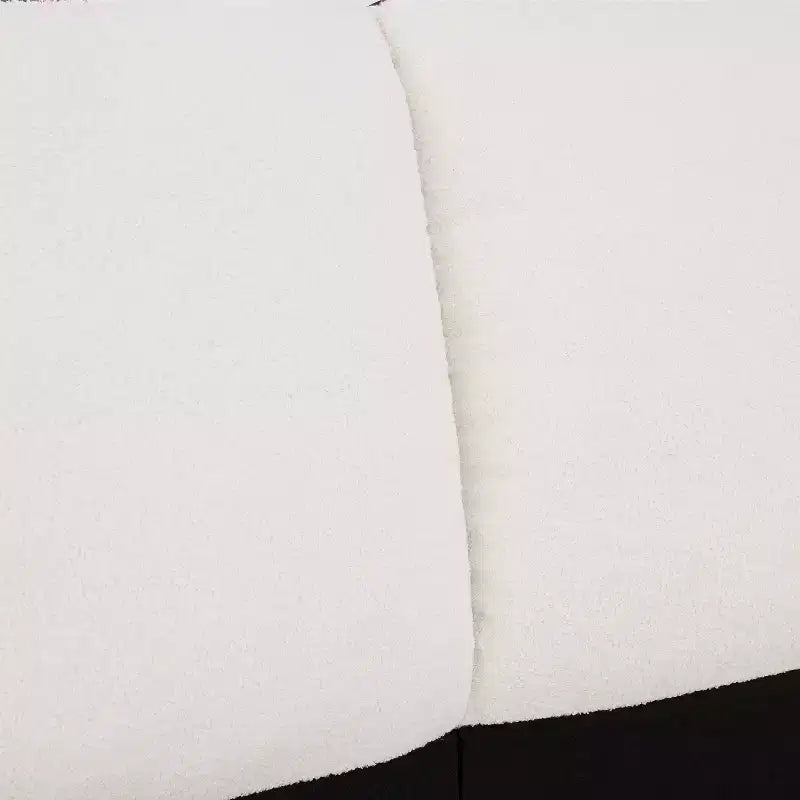 Lit plateforme moderne King Size en similicuir rembourré avec tête de lit capitonnée en tissu peluche