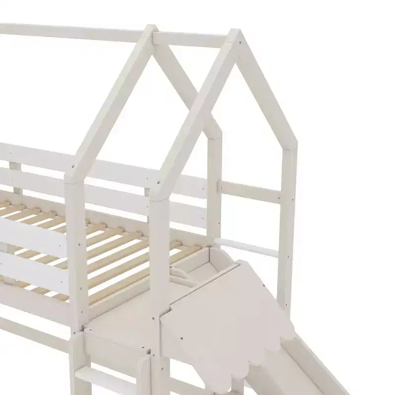 Lit mezzanine cabane avec étagère et toboggan, Cadre de lit mezzanine cabane en bois massif avec barrières de sécurité et design ludique pour enfants