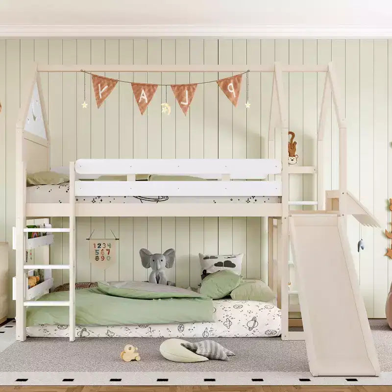 Lit mezzanine cabane avec étagère et toboggan, Cadre de lit mezzanine cabane en bois massif avec barrières de sécurité et design ludique pour enfants